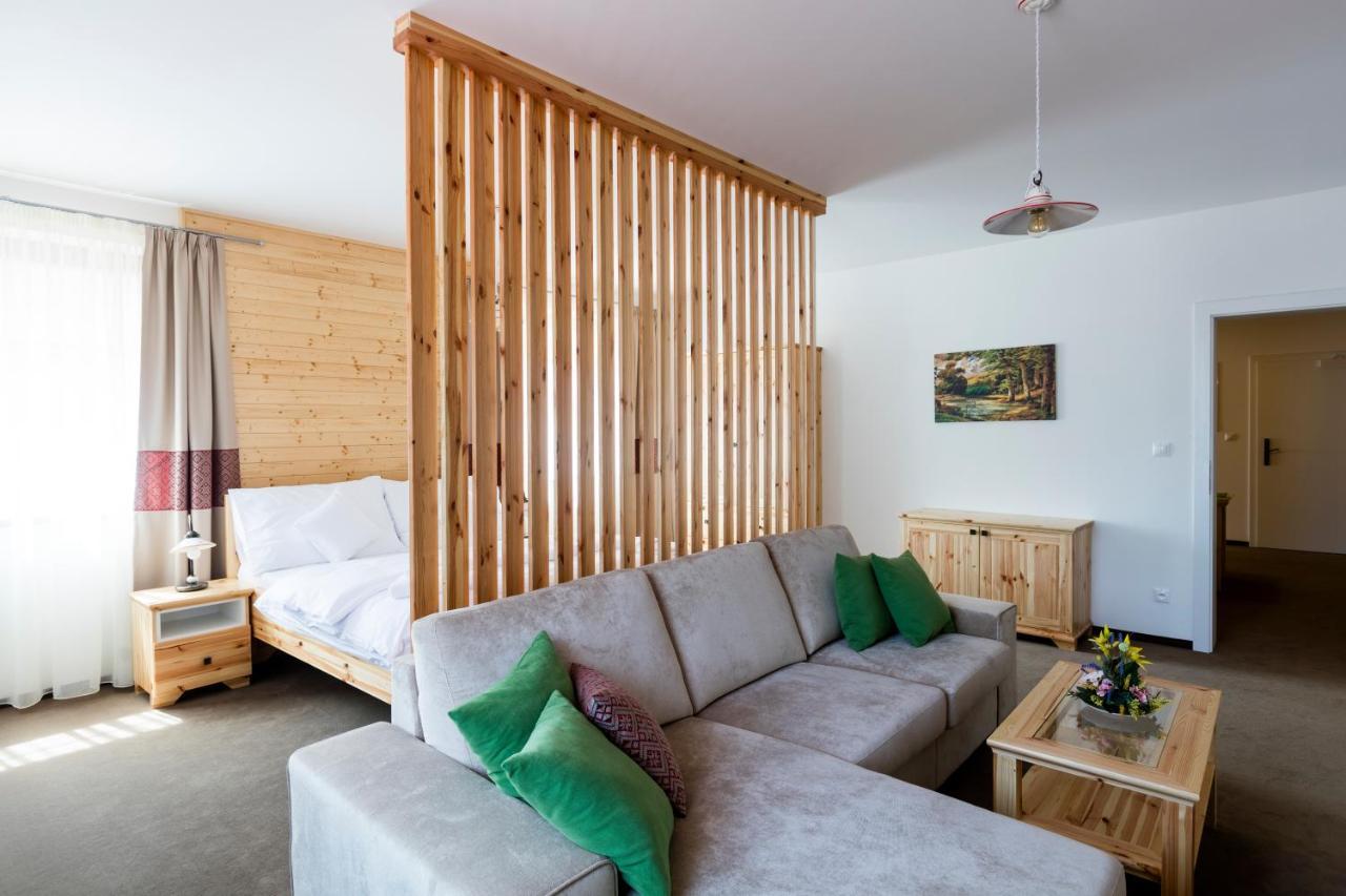 Rezort Gothal Apartmany A Penziony โดโนวาลี ภายนอก รูปภาพ