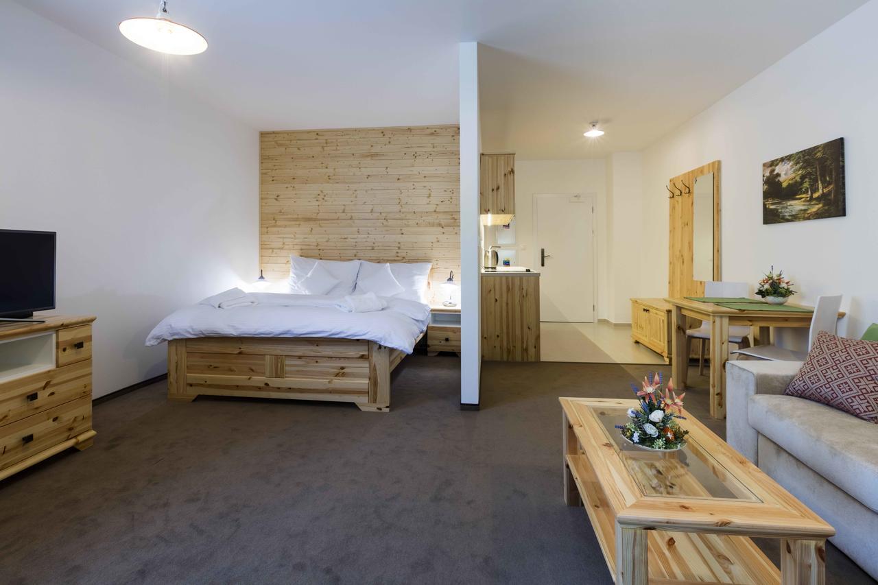 Rezort Gothal Apartmany A Penziony โดโนวาลี ภายนอก รูปภาพ
