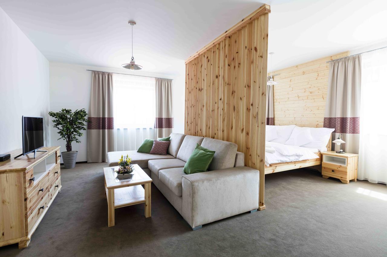 Rezort Gothal Apartmany A Penziony โดโนวาลี ภายนอก รูปภาพ