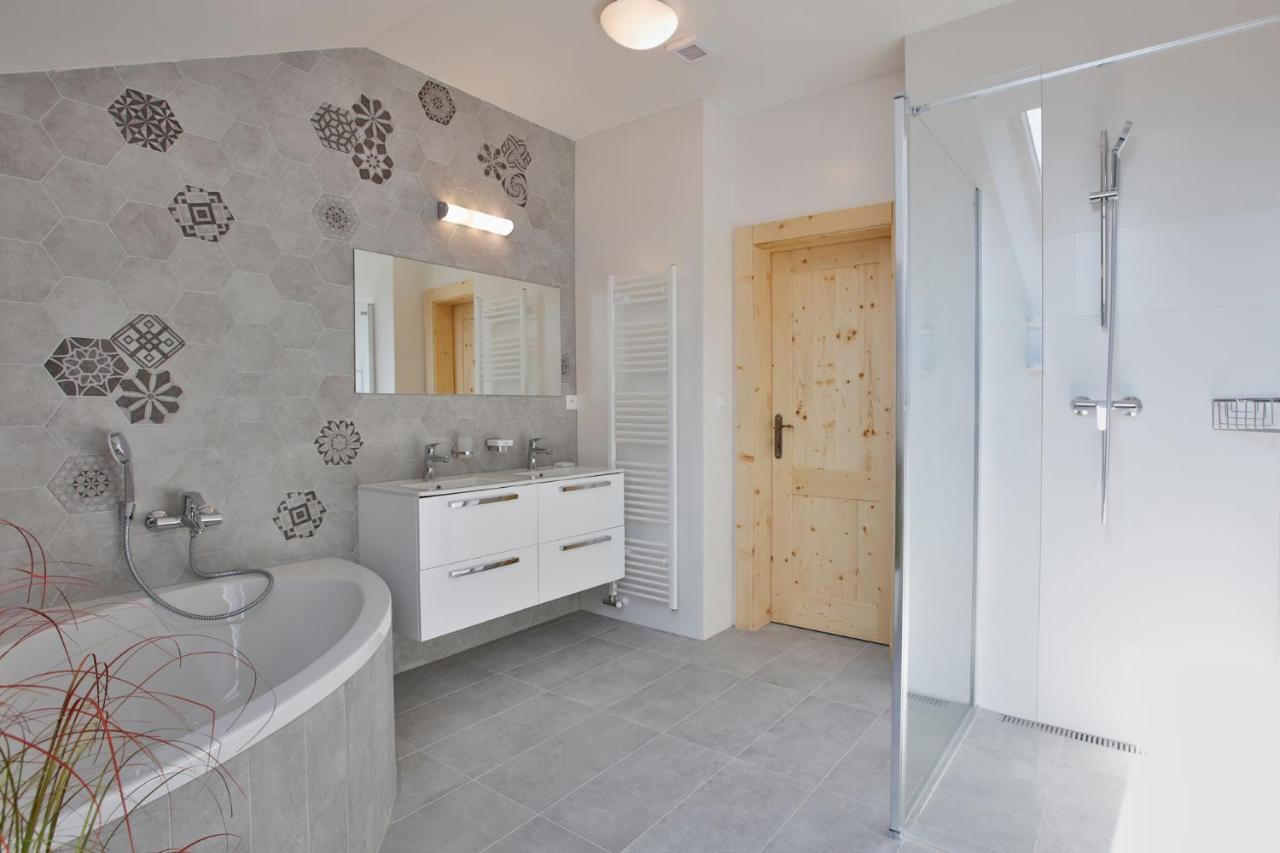 Rezort Gothal Apartmany A Penziony โดโนวาลี ภายนอก รูปภาพ