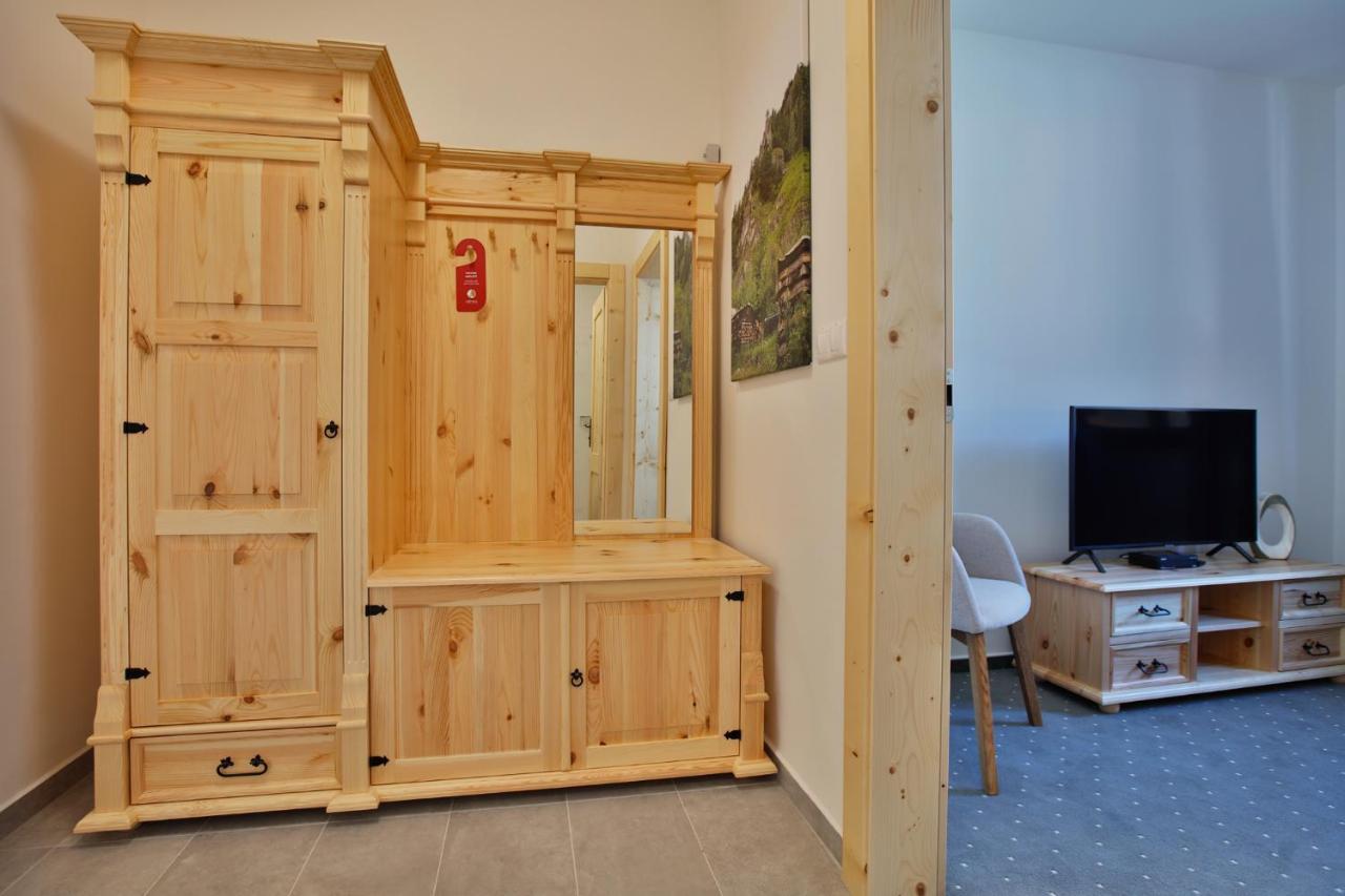 Rezort Gothal Apartmany A Penziony โดโนวาลี ภายนอก รูปภาพ